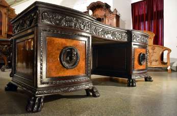 Galeria Antykwaryczna na Zamku Książ – meble z duszą