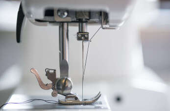 Chcesz nauczyć się krawiectwa? Kup maszynę do szycia z firmy Sintex