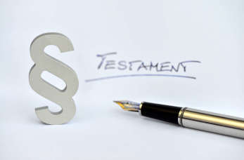 Testament czy darowizna? Co wybrać?