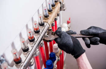 Jak odpowiednio dbać o urządzenia hydrauliczne? Sprawdź, co na ten temat podpowiadają fachowcy z Zakładu Produkcyjno-Handlowego Ireny Cichoń!