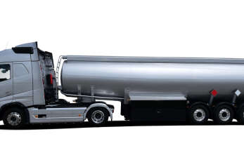 Co warto wiedzieć na temat transportu pasz? Poznaj ofertę firmy Poltank Siegfried Hansen! 