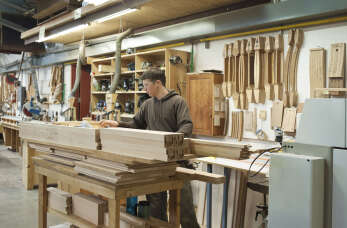 Eksperci z firmy Art Factory odpowiadają na pytania dotyczące mebli na wymiar