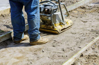 Firma Pro-Lab Usługi Chemiczno-Środowiskowe - jaki wpływ na zdrowie pracowników mają wibracje i jak ograniczyć ich działanie?