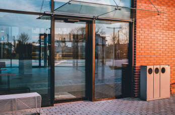 Wykorzystanie drzwi automatycznych od firmy Tomador