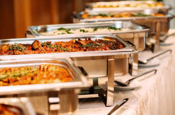 Posiłki dla grup zorganizowanych można zamówić w Barze Perełka