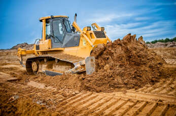 Kompleksowe usługi koparko-ładowarką z firmą AZ-Trans Adam Zieliński!