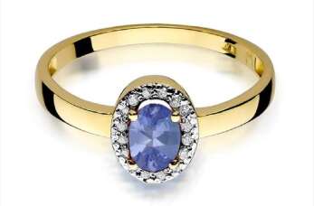 Jakie usługi świadczone są przez pracowników Sklepu Jubilerskiego Wilk w Łęczycy?