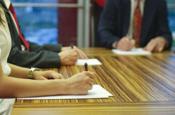 Z jakimi sprawami możemy się zgłosić do notariusza Krzysztofa Kradzieckiego?