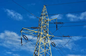 Jakie prace wchodzą w zakres budowy napowietrznych linii energetycznych?