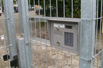 Montaż domofonów i innych urządzeń zabezpieczających – oferta firmy Inteel