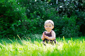 Najpiękniejsza pamiątka z dzieciństwa – profesjonalna sesja dziecięca z firmą Biznes Office