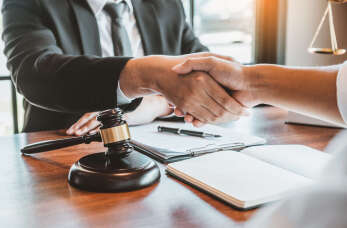 Sprzedaż, darowizna, spadek? Sprawdź, w czym pomoże ci Kancelaria Notarialna Zenona Chudka