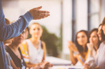 Najważniejsze informacje o szkoleniach okresowych BHP dla pracowników oferowanych przez Ośrodek Doskonalenia Kadr Profesja