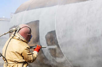 Piaskowanie metali z Gm Śrut-Mal – sposób wykonania, efekty i zalety
