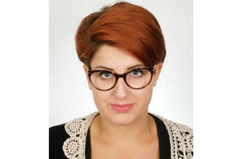 Zdjęcia do dokumentów oraz fotografie nagrobkowe na porcelanie w ofercie Studio Foto Expres Marzenna Pałgan