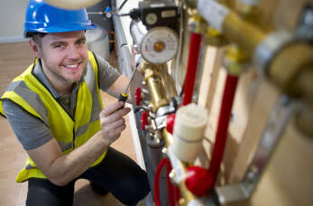 Etapy tworzenia przyłącza wodno-kanalizacyjnego dla domu z przedsiębiorstwem usługowo-wytwórczym z Woli Uhurskiej