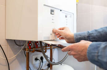 Montaż kotła gazowego - na czym to polega? Vaillant Viessmann Serwis Centrum 