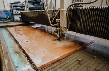 Czym jest technologia Water Jet i dlaczego warto ją stosować? Firma Kolnex 