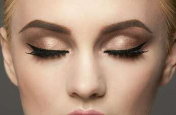 Pracownia Urody Beaty Białek - analizy kolorystyczne przy makijażu twarzy i pełnym wizażu