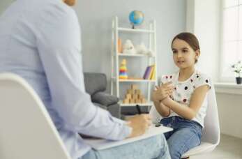 Fundacja Pozytywnego Myślenia: Psychoterapia dla dzieci i młodzieży – kiedy należy zgłosić się po profesjonalną pomoc?