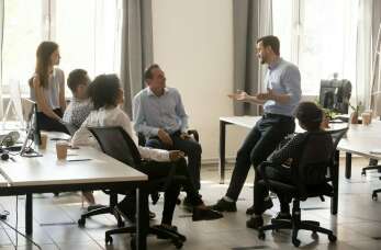 Okresowe szkolenie BHP – na czym polega i jak często trzeba je przeprowadzać?