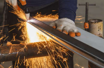 Obróbka metalu, usługi spawalnicze i ślusarskie – oferta firmy Forallmet