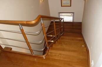 Schody drewniane firmy Drwal – cała konstrukcja lub stopnie z materiału drzewnego