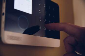 Zwiększenie poziomu bezpieczeństwa w mieszkaniu – jakie usługi elektryczne oferuje firma Instalacje elektryczne - Jakub Jachimczyk?