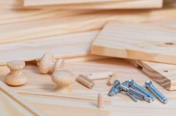 Akcesoria meblowe toczne w drewnie — funkcjonalność i elegancja od Techwood