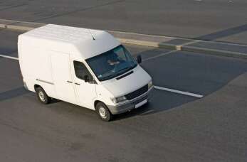 Wypożyczalnia samochodów dostawczych do 3,5 tony w ofercie firmy Tomecki Trans