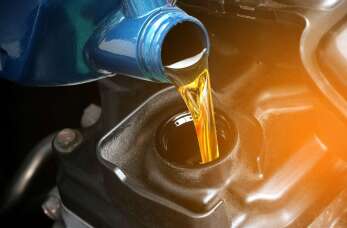 Kris Car Parts Sklep Motoryzacyjny: Wymiana płynów w samochodzie – klucz do długiej żywotności i bezpieczeństwa na drodze