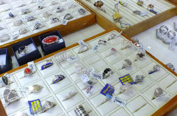 Filigran Złotnictwo Paweł J. Przechodzeń: Dlaczego biżuteria jest najlepszym prezentem?