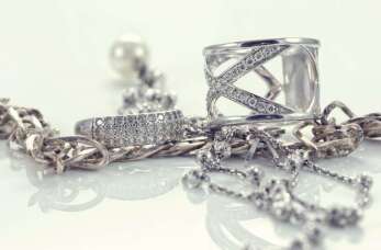 Biżuteria ze srebra – piękne i ponadczasowe dodatki z oferty sklepu jubilerskiego Biżuteria Karat 