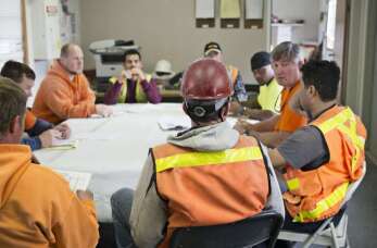 Szkolenia okresowe BHP i przeciwpożarowe: dbaj o bezpieczeństwo w miejscu pracy