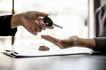 Wypożyczanie samochodów bez kaucji w Wypożyczalni ModlinCARS