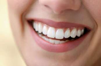 Gabinet stomatologiczny Doktor Mączka: Piaskowanie, skaling i lakierowanie, czyli leczenie zachowawcze