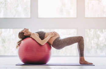 Zajęcia w szkole rodzenia. Jak pomagają kobiecie w ciąży?