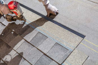 Dlaczego warto zainwestować w fachową usługę dekarską?