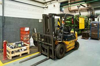 Remonty wózków widłowych z firmą Intor-Gliwice: kiedy są potrzebne i jak je przeprowadzić?