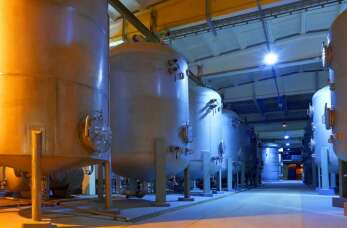 Energoremont: Czym różnią się zbiorniki ciśnieniowe od bezciśnieniowych i jakie są ich zastosowania?