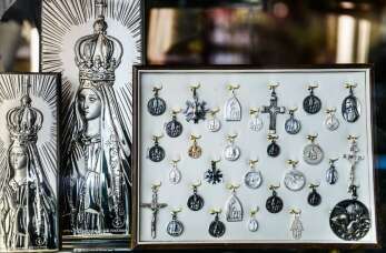 Obrazki srebrne jako wyjątkowy prezent religijny z oferty firmy Maria PPHU