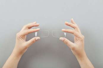 Zakład Optyczny Marianna Baranowska: Czym różnią się powłoki antyrefleksyjne od standardowych?