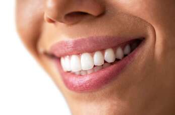 Gabinet Stomatologiczny Dent-Estetica: Kiedy warto zdecydować się na koronę zęba, a kiedy na protezę zębową?