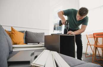 Transport i skręcanie mebli - usługi firmy No Problem, na które możesz liczyć