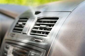 Mechanika Pojazdowa-Blacharstwo: Regularne czyszczenie klimatyzacji – to ważne dla twojego zdrowia