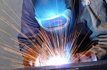 Kiedy potrzebne są usługi spawacza?