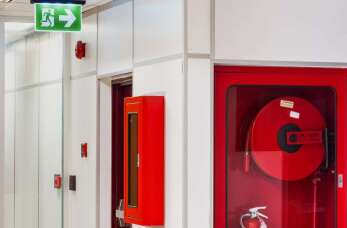 Czynniki wpływające na skuteczność systemów przeciwpożarowych w różnych typach obiektów - Remiza Bis