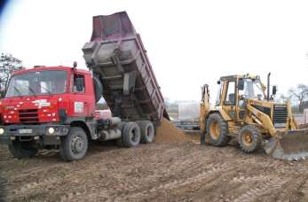 Jak prawidłowo przygotować teren pod inwestycje budowlane - Zleć prace firmie Usługi Transportowo-Handlowe Grzegorz Adamczyk!