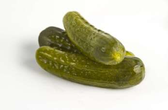 Vegepol: Jak zadbać o idealny smak i wygląd ogórków kiszonych?