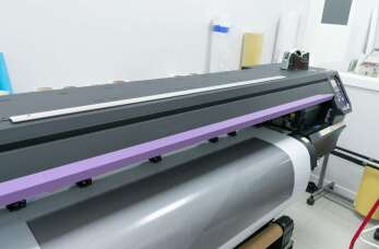 Czym jest plotowanie w zakładzie poligraficznym? - oferta firmy Techrys